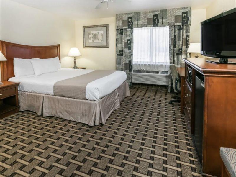 Baymont By Wyndham Arlington At Six Flags Dr Hotel Exterior photo